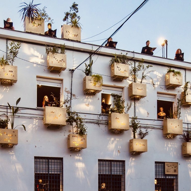 Bauhaus tiene la solución para añadir un espacio adicional al baúl de tu  jardín o terraza