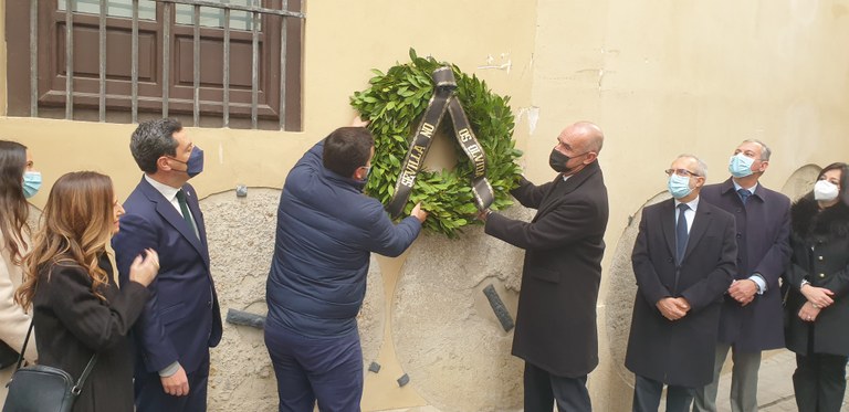 El Ayuntamiento recuerda la memoria de Alberto Jim nez Becerril y