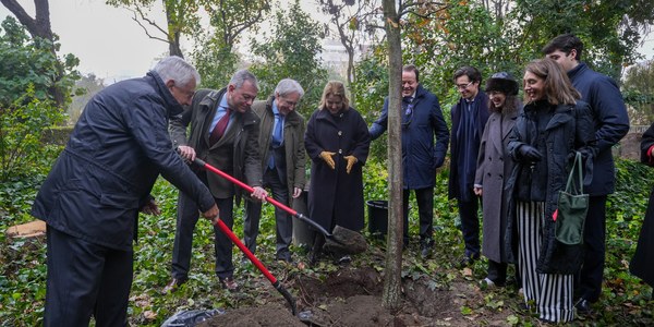 El alcalde resalta la campaña de plantaciones más ambiciosa en seis años con la plantación de más 7500 especies vegetales, entre árboles y arbustos