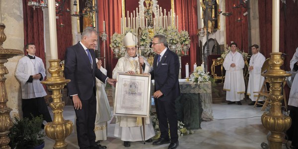 Sanz renueva, en nombre de la Corporación Municipal, el Voto de Acción de Gracias a la Virgen de la Hiniesta 375 años después