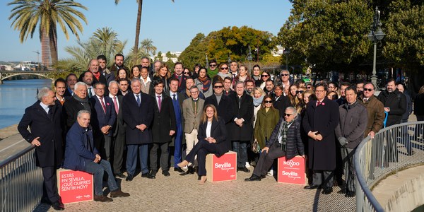 El alcalde Sanz presenta al sector turístico la nueva campaña de imagen ‘Sevilla: Feeling Land’ que llevará a Fitur