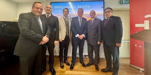 El alcalde Sanz presenta en el Instituto Cervantes de Estambul ‘Sevilla, ciudad de Ópera’