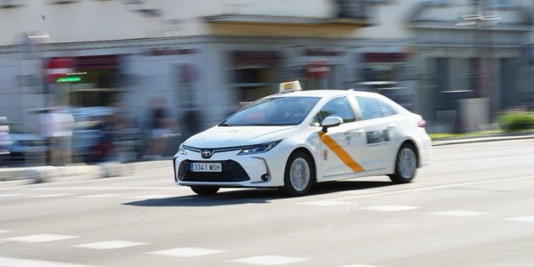 El Ayuntamiento convocará el Consejo de Gobierno del Instituto del Taxi tras los últimos acontecimientos en el aeropuerto