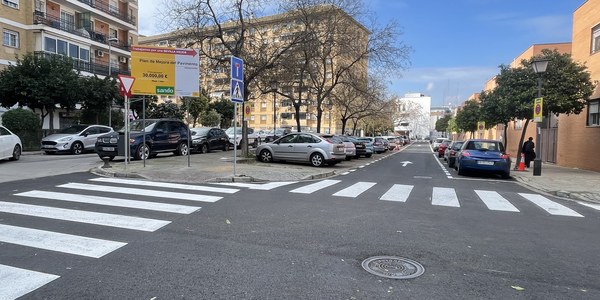 El Ayuntamiento repavimenta Madre Isabel Moreno atendiendo una demanda histórica de los vecinos del Plantinar