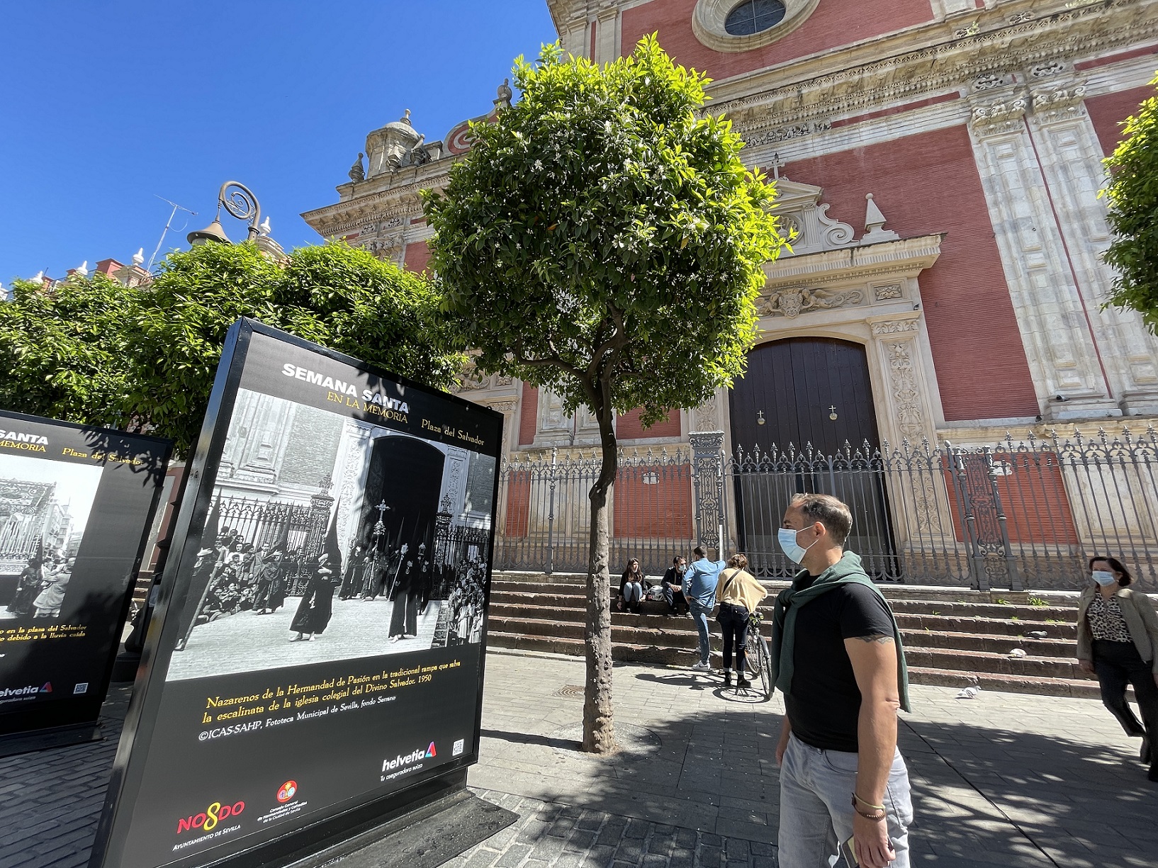 The exhibition ‘Semana Santa en la memoria’ shows 60 images of the city’s brotherhoods between the 20s and the 80s of the 20th century in various public spaces in the center and in Triana