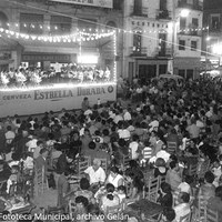 30. Concierto de la banda de música en el escenario del Altozano.1969. ©ICAS-SAHP, Fototeca Municipal, archivo Gelán.