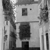 27. Calle Lope de Rueda en la confluencia con la calle Reinoso. 1955 ca. ©ICAS-SAHP, Fototeca Municipal de Sevilla, fondo Serrano