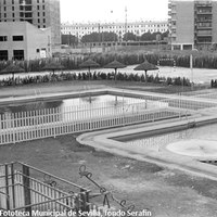 21. Instalaciones deportivas Mar del Plata, 18 de julio de 1972. Estas instalaciones en la calle del mismo nombre contaban con piscinas climatizadas y una pista polideportiva para la práctica de varios deportes de pelota.   ©ICAS-SAHP. Fototeca Municipal de Sevilla, fondo Serafín