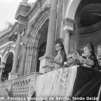 Los príncipes de Mónaco en un palco de la Real Maestranza. 1966 ©ICAS-SAHP, Fototeca Municipal de Sevilla, fondo Gelán