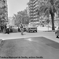 Calle Virgen de Luján y esquina de calle Monte Carmelo. Década 1960 ©ICAS-SAHP, Fototeca Municipal de Sevilla, archivo Serafín