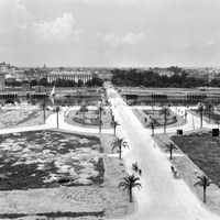 Ordenación de la Plaza de Cuba en el barrio de Los Remedios. 1953 ©ICAS-SAHP, Fototeca Municipal de Sevilla, fondo Serrano