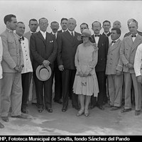 25. En la inauguración de la barriada construida por la Cooperativa de Casas Baratas de Empleados y Camareros del Círculo de Labradores en la avenida Ramón y Cajal. 2/10/1929 ©ICAS-SAHP, Fototeca Municipal de Sevilla, fondo Sánchez del Pando